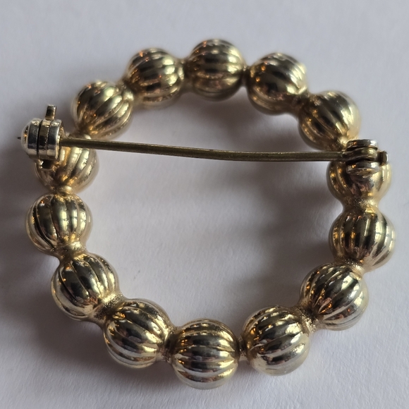 Vintage circle brooch gold tone open pin - Picture 6 of 7